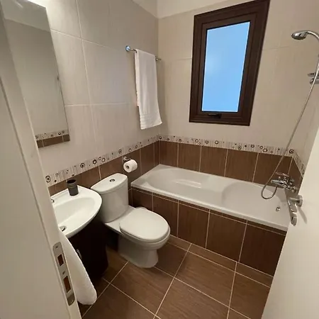 Elysium Apartment In Peyia Apartament